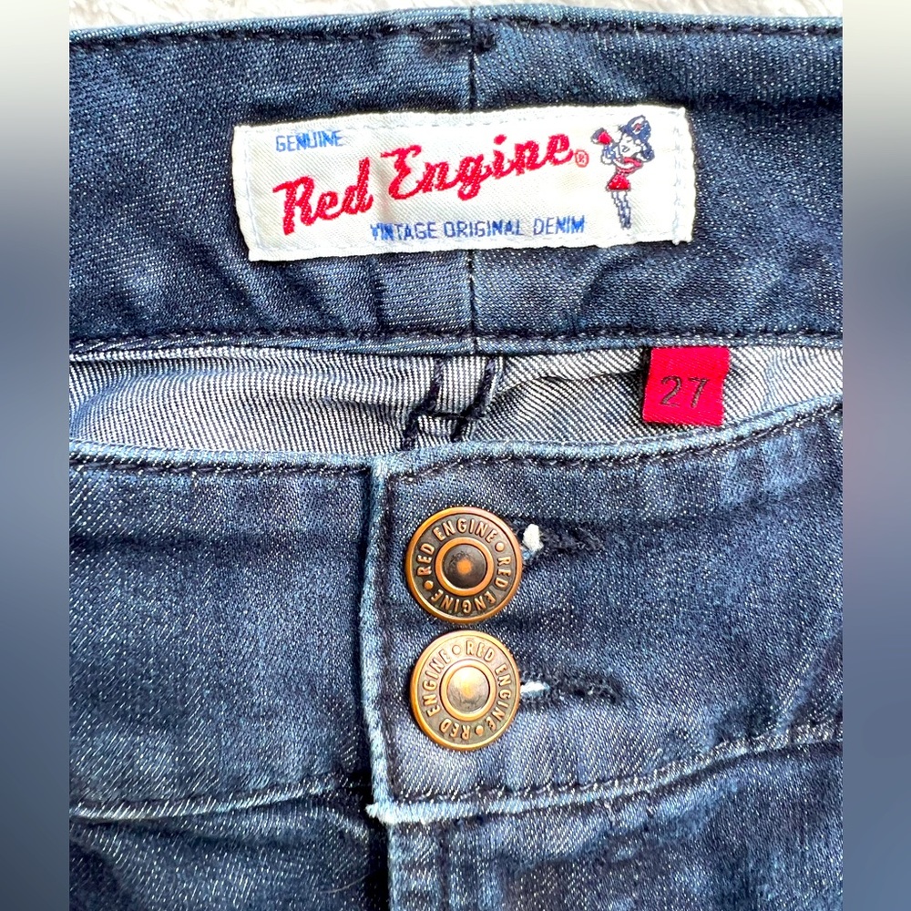 Red Engine Women’s Dark Wash Jeans size 27